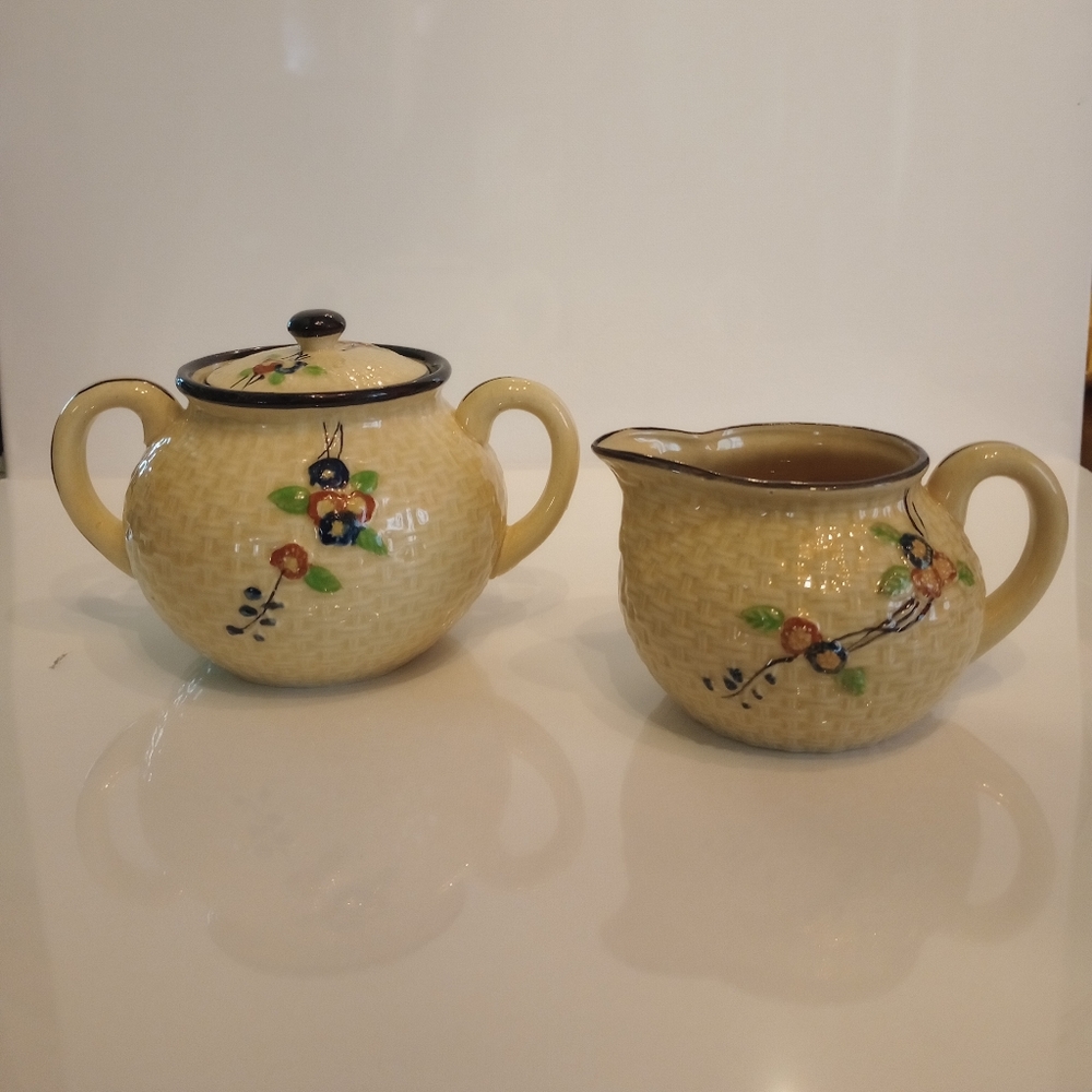 Hotta Yu Shoten Japan Sugar bowl with lid and creamer Vintage Ceramic Majolica.